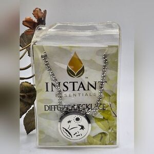 "5/$25" Instant Essentials Scent Diffiser Necklace Tropical Scene Silvertone NWT